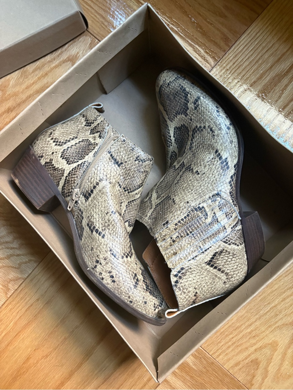 Lucky Brand Tan Box with Navy Logo
